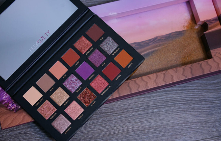 Палетка теней Huda Beauty в Тамбове